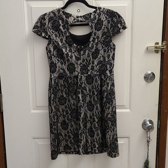 Sweet Storm Black and Beige Dress - Picture 5 of 9